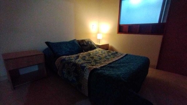 5 bedrooms, WiFi, bed sheets