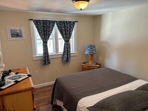 3 makuuhuonetta, silitysrauta/-lauta, ilmainen Wi-Fi, vuodevaatteet