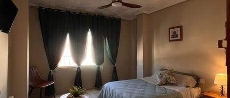 Klassieke Twin kamer, uitzicht op de stad | Gratis wifi