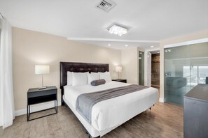 2 habitaciones, tabla de planchar con plancha y cuna de viaje