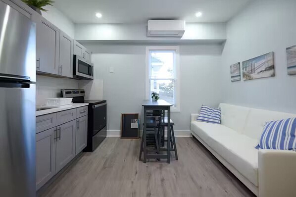 Living area - Indigo Suites Unit 4 (Wildwood)