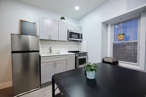 Private kitchen - Indigo Suites Unit 5 (Wildwood)