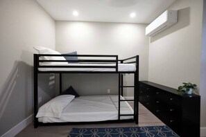 2 bedrooms, WiFi - Indigo Suites Unit 6 (Wildwood)