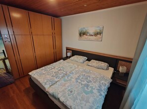 2 bedrooms, WiFi, bed sheets - Portoroz Spacious Apartment with Garden and BBQ - Two Bedroom Apartment with Terrace (Portoroz)