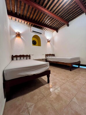 コンフォート 共同ドミトリー | WiFi (無料)