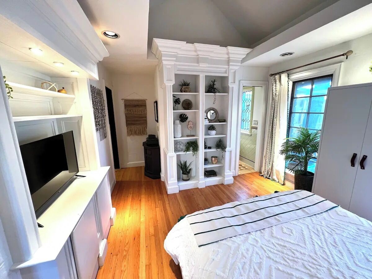 4 habitaciones, escritorio, tabla de planchar con plancha y wifi 