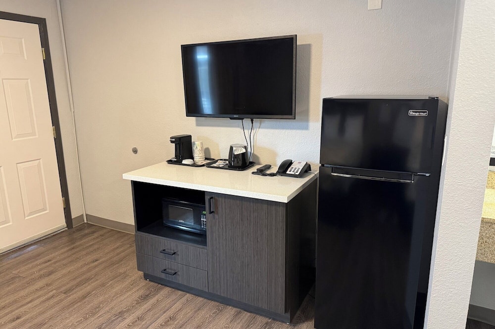 Studio 6 Suites Vancouver, Wa - Waterfront