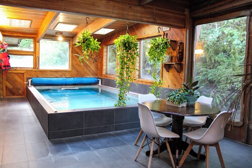 Ambassador Springs Resort - Weddings, Reunions, Retreats, Events - Pool Sauna EV