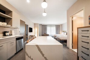 Studiosuite, 2 queensize-senger | Wi-fi (inkludert)