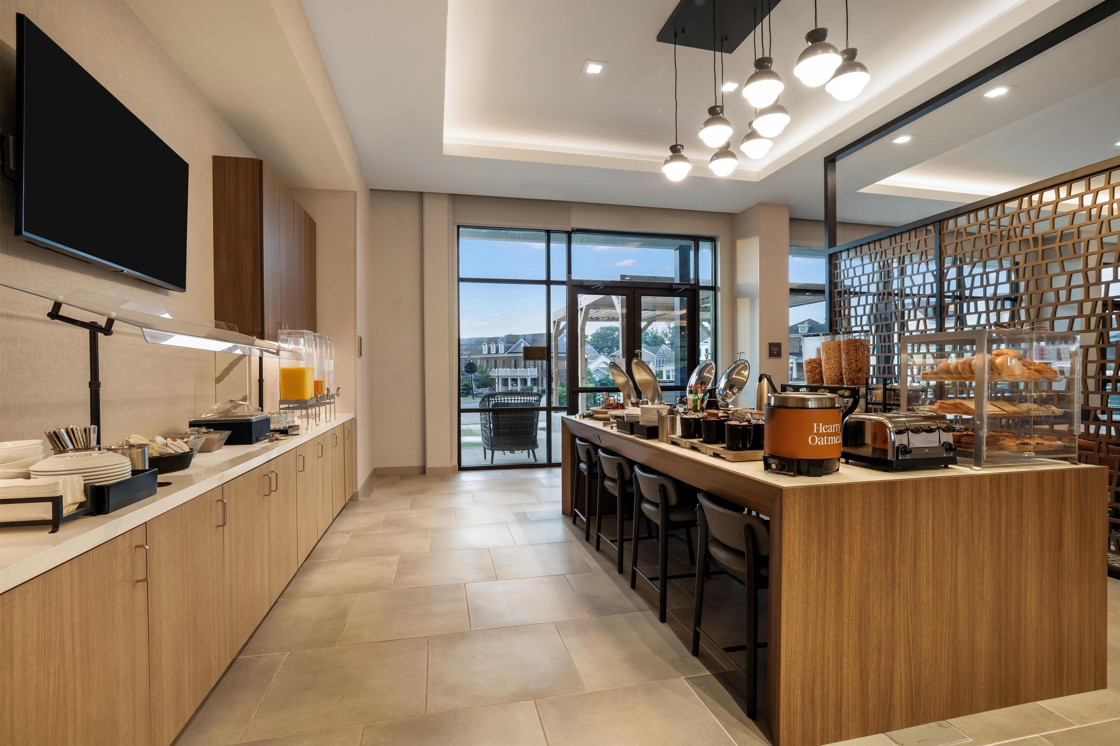 Free daily buffet breakfast