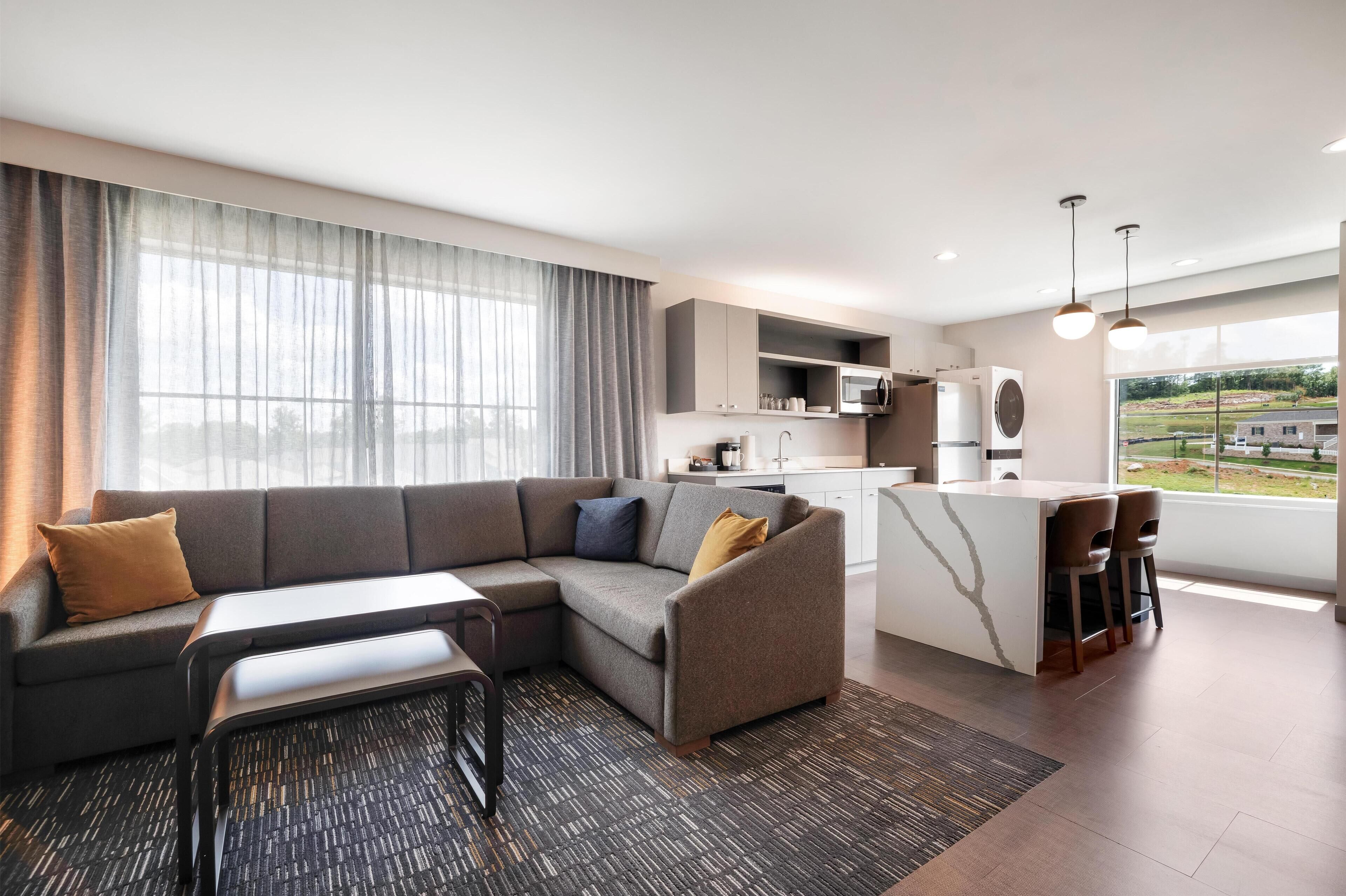 Suite, 1 King Bed | Living area