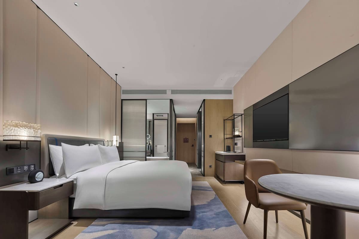 Premium Room, 1 King Bed