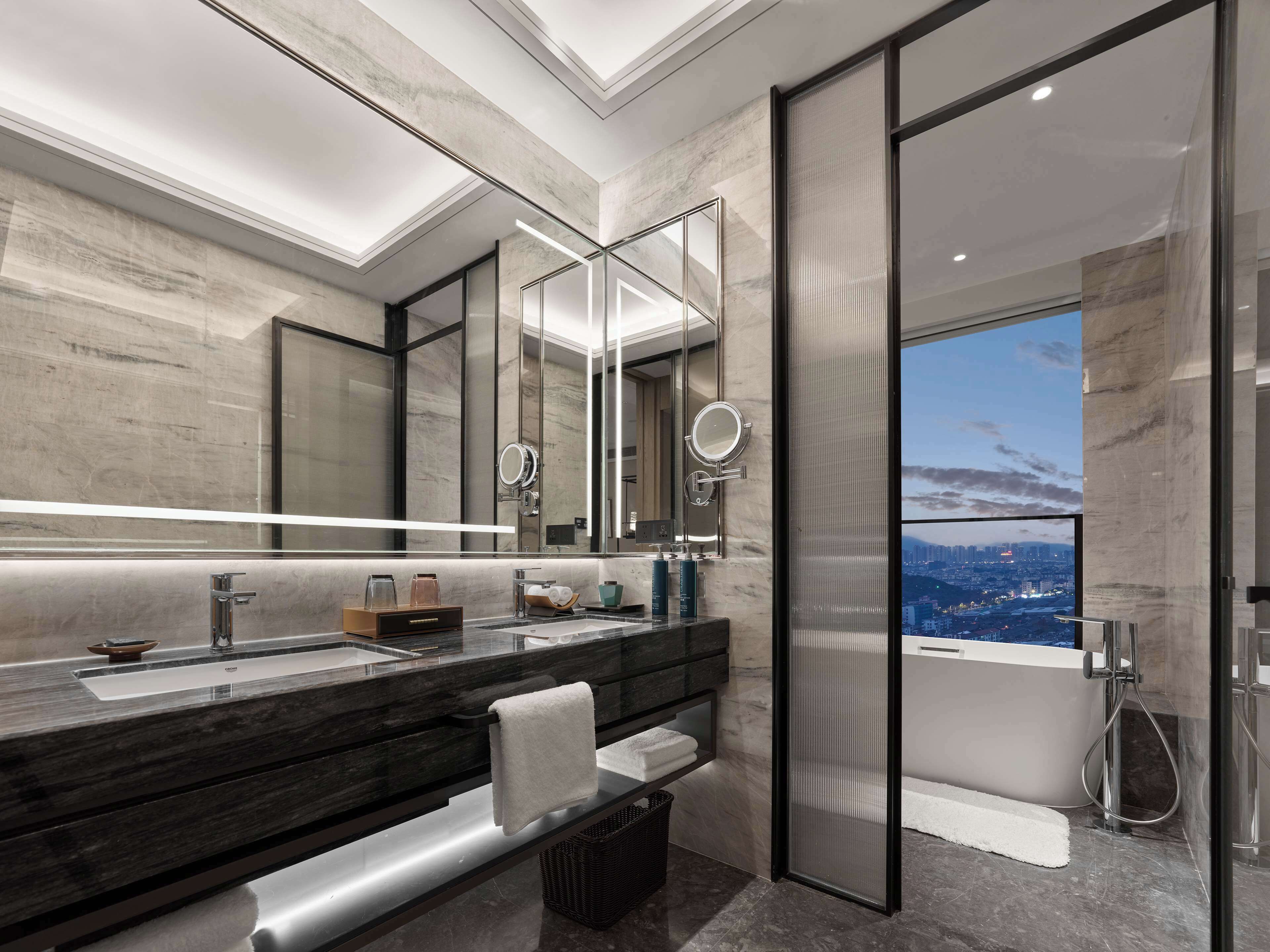 Separate bathtub and shower, rainfall showerhead, free toiletries