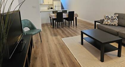 Fabulous 2-bedroom apartment with WiFi in Kingston West End