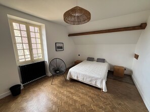 2 bedrooms, desk, iron/ironing board, travel cot