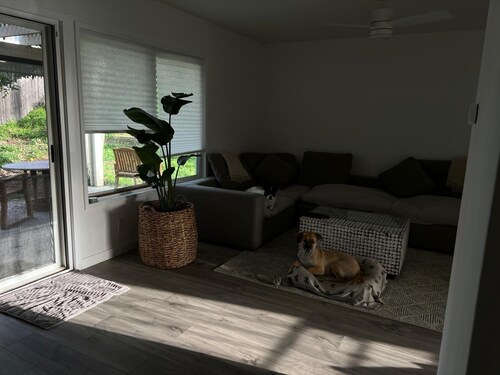 Soothing townhome with WiFi in Spring Valley