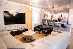 Smart TV, video games