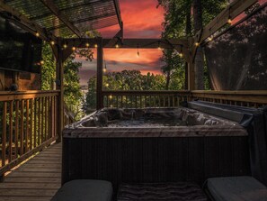 Studio (4 Bedrooms) | Property amenity - Emerald Cove by Jackson Mountain Rentals (Dandridge)
