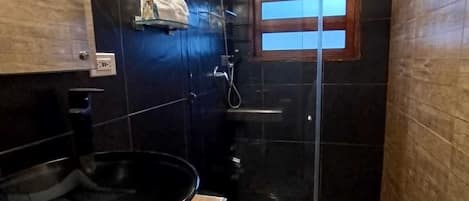 Family Quadruple Room | Bathroom