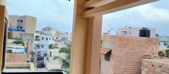 Lovely 1 bedroom apartment w/patio in Mermoz-A2