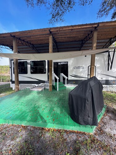Cozy campground in charming Pierson with AC, WiFi