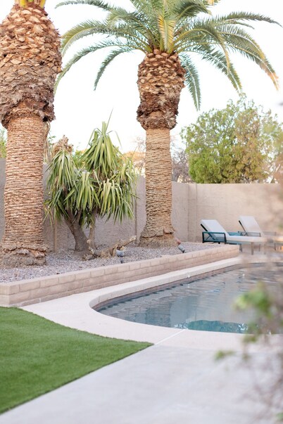 Sunny Stays Getaway Home-3 Rooms, 4 Bed, 2 Bath, Backyard with Pool