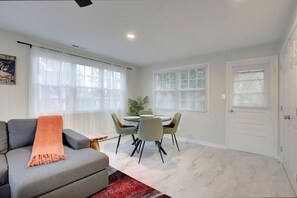 Tv, pejs, bordtennisbord