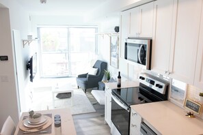 Private kitchen - 1 Bedroom 1 Bathroom - This is a Jr. Compact luxury suite "Ashwood" (Calgary)