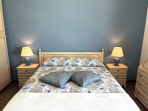 3 Schlafzimmer, Zimmersafe, Schreibtisch, Bügeleisen/Bügelbrett