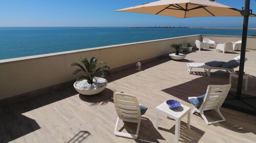 Terrace of the Sirens - Penthouse Apartment Facing the Sea in Pozzallo