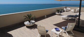 Terrace of the Sirens - Penthouse Apartment Facing the Sea in Pozzallo