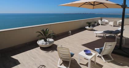 Terrace of the Sirens - Penthouse Apartment Facing the Sea in Pozzallo