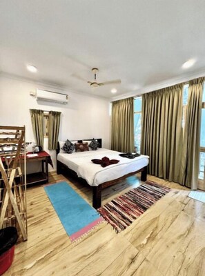 2 habitaciones, tabla de planchar con plancha, wifi y ropa de cama 