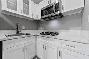 Deluxe Double Room, Kitchenette | Private kitchen