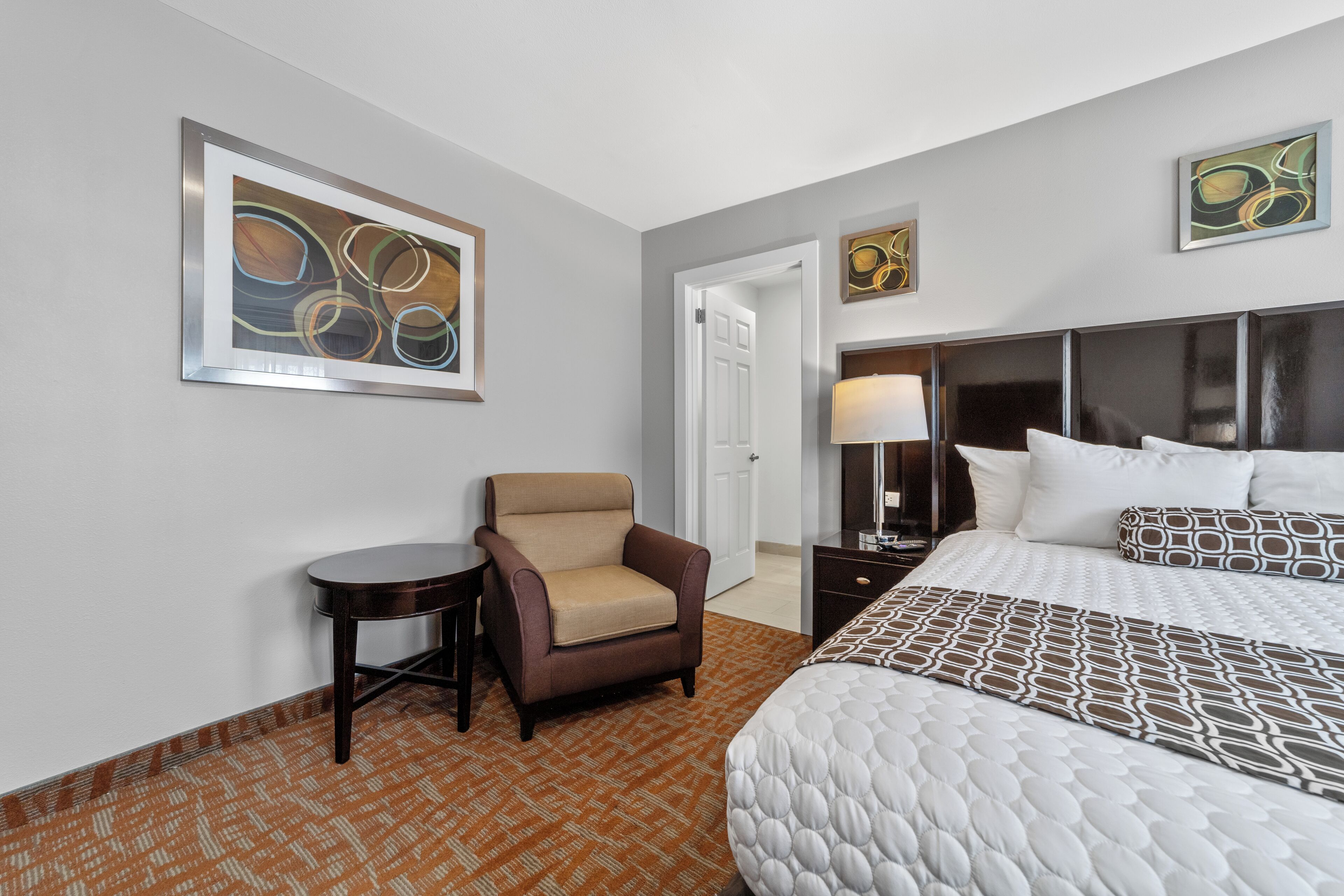 Deluxe Single Room, Non Smoking, Housekeeping | Desk, laptop workspace, iron/ironing board (on request), WiFi (free)