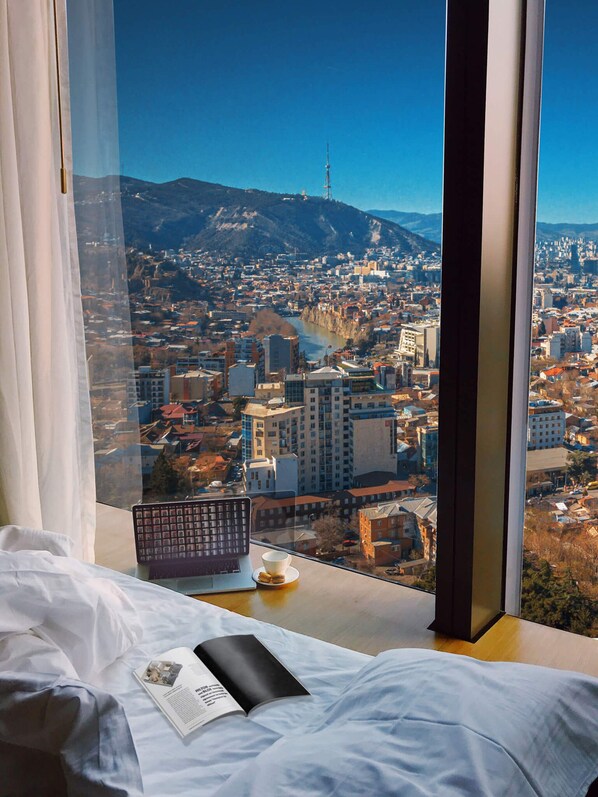 2 bedrooms, desk, iron/ironing board, WiFi - Luxur Building Safety and Central (Tbilisi)