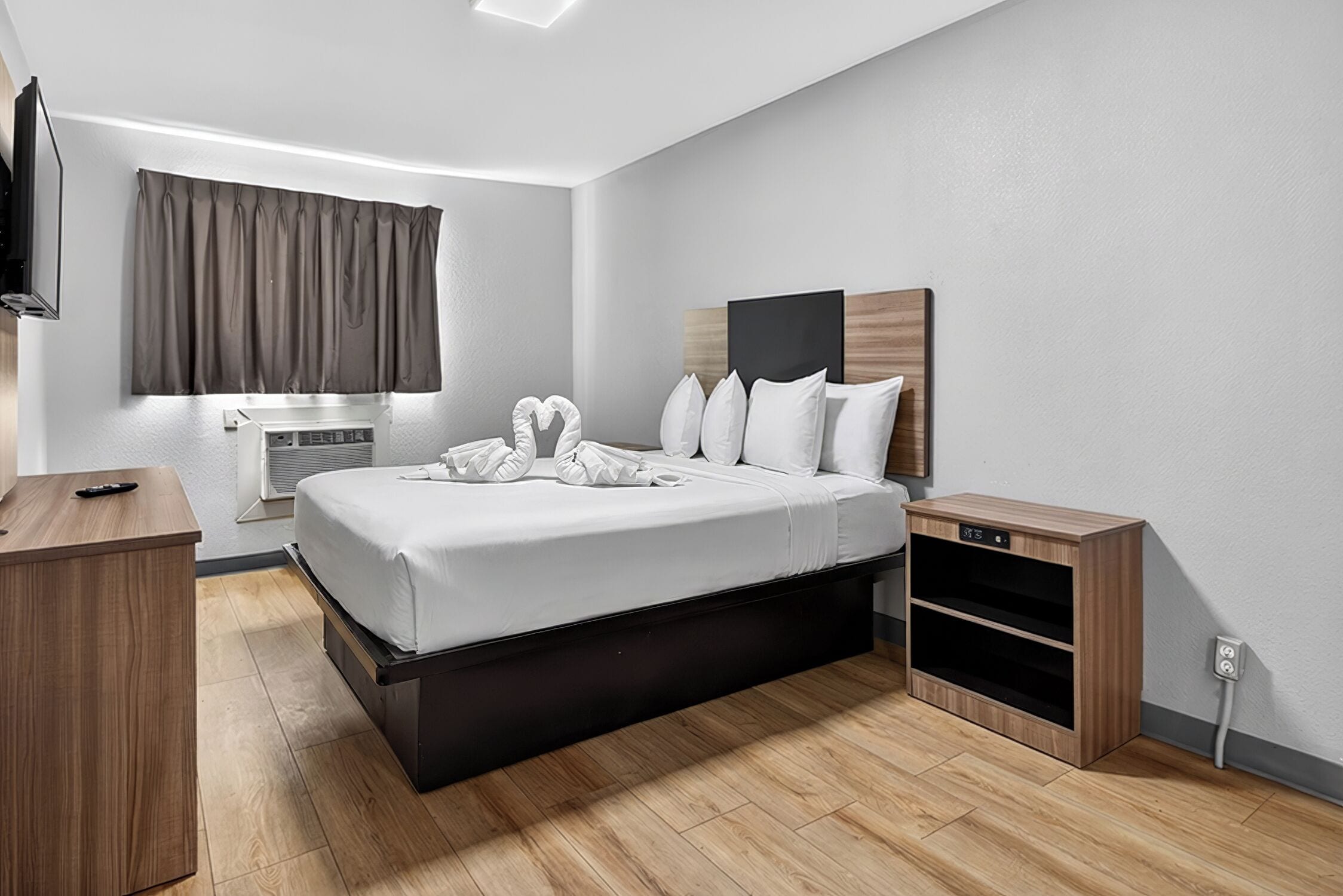 Standard Room, 1 Queen Bed, Non Smoking