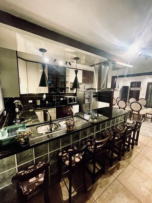 Private kitchen - Beautiful House in Curitiba (Santa Felicidade Curitiba)