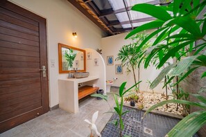 Family Villa, Pool View | Living room