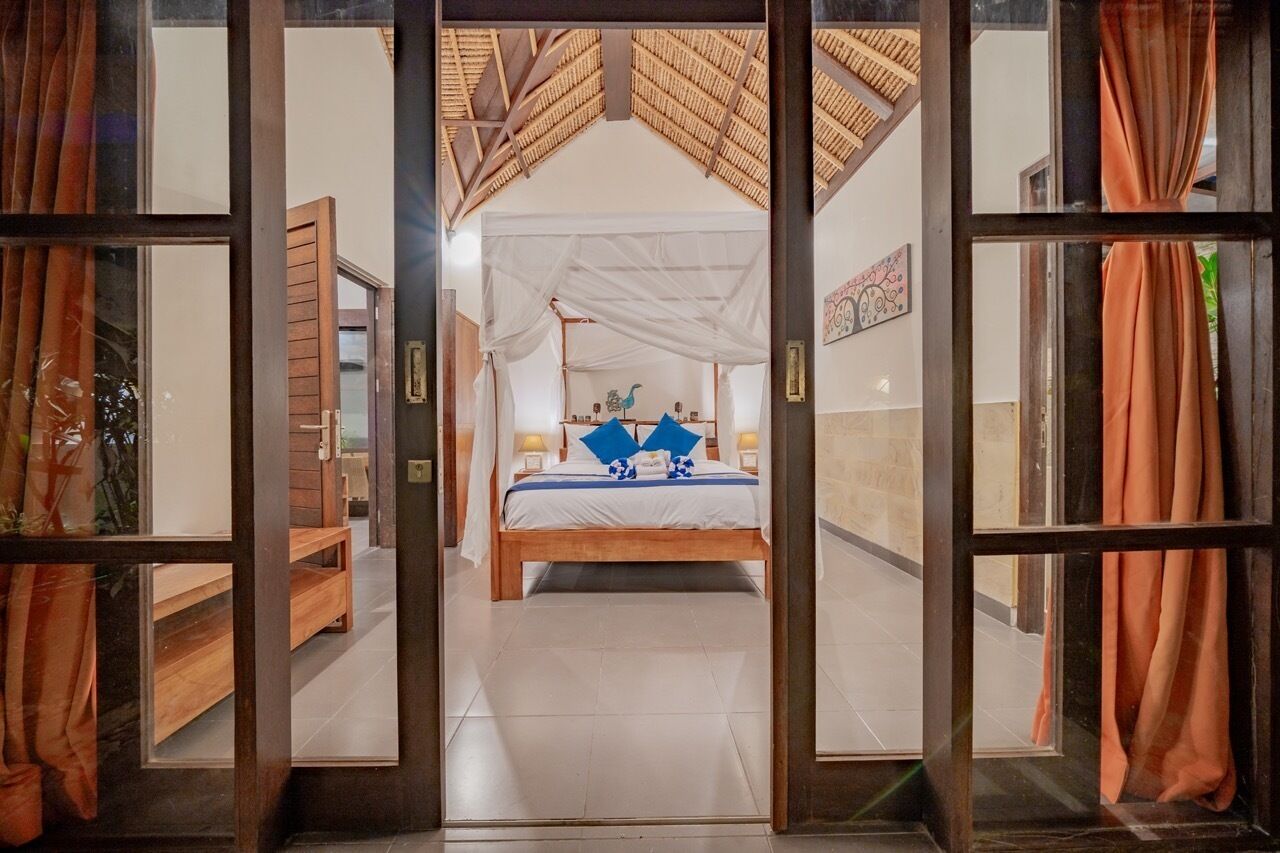 Vila família, vista para a piscina | Sala de estar | Smart TV 50 polegadas com canais digitais, Netflix