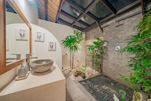 Family Villa, Pool View | Living room - Bali Sunyi Villas - Villa B (Ungasan)