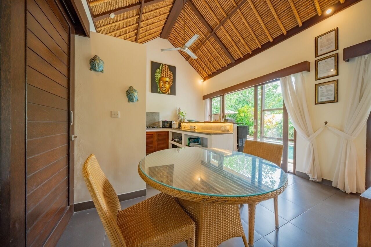 Family Villa, Pool View | Living room