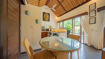 Family Villa, Pool View | Living room