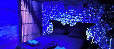 4 bedrooms, WiFi, bed sheets