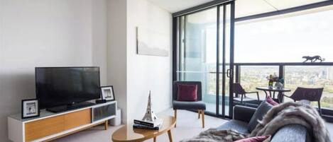 Televisión, oficina