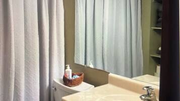 Hårtørrer, håndklæder, Sæbe, Shampoo