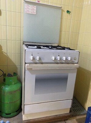 Oven, stovetop