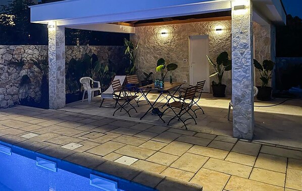 Outdoor dining - Lovely apartment in Zaton (Zaton)