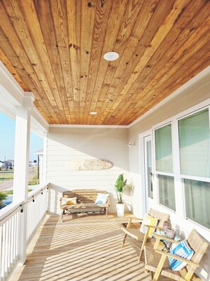 Terrace/patio -  ~Salt and Light Beach House~ Matthew 5:13-16 (Galveston)