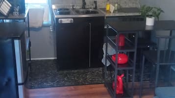 Microwave, stovetop
